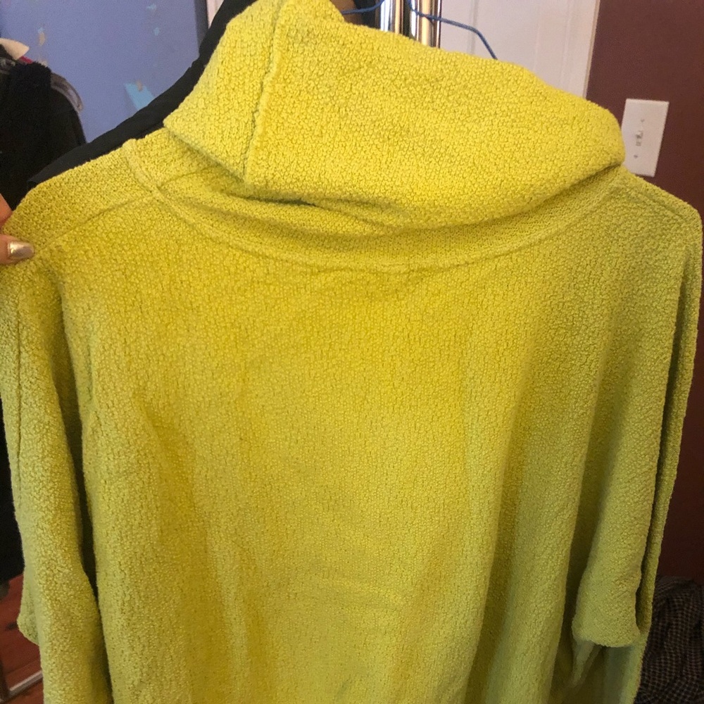 Jewel Toffier Lime turtleneck
